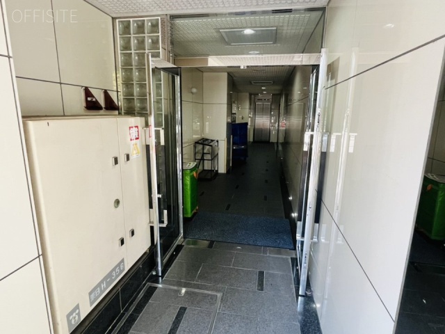 イワモトビル エントランス