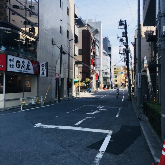 いちご恵比寿グリーングラス ビル前面道路