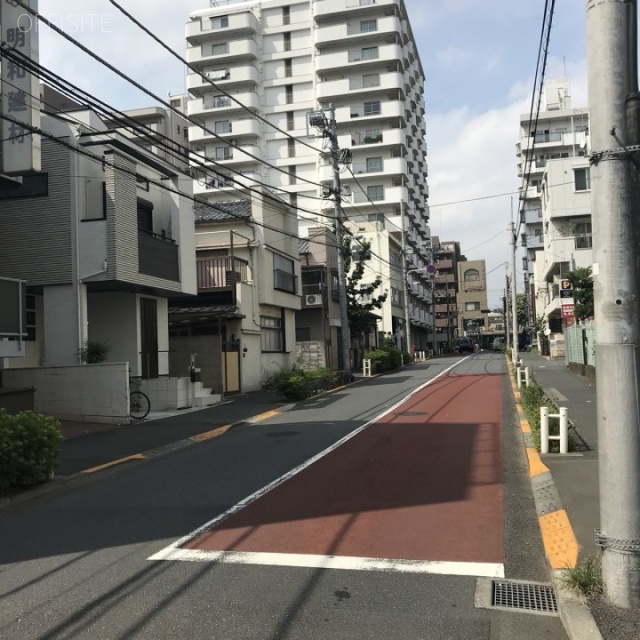 中野区本町店舗 ビル前面道路