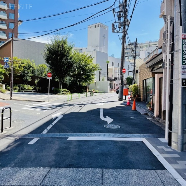 三喜屋ビル 前面道路