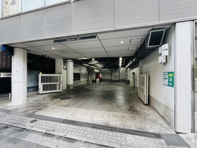 ラ・ポルト青山 駐車場