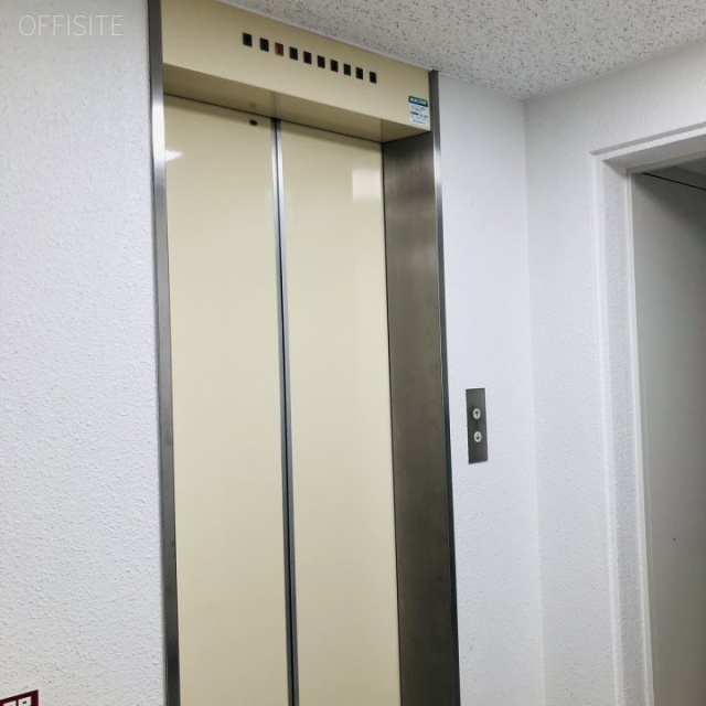 高橋ビル エレベーター