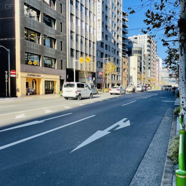 日本橋浜町パークビル ビル前面道路