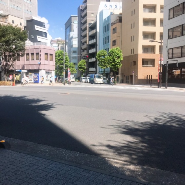 友泉東日本橋駅前ビル ビル前面道路