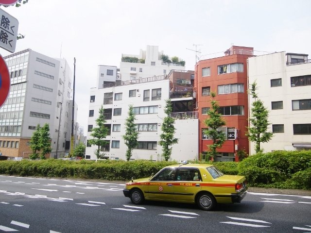 MS本郷 ビル前面道路