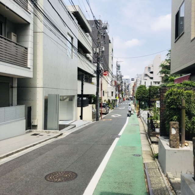 しもじまビル ビル前面道路