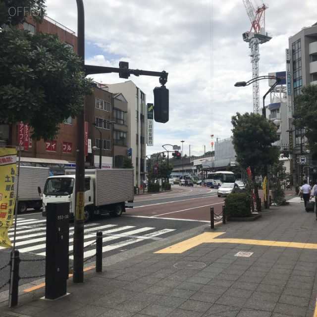 エイムビル ビル前面道路