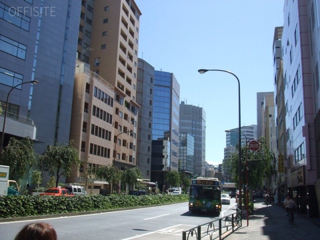 鶴間ビル ビル前面道路