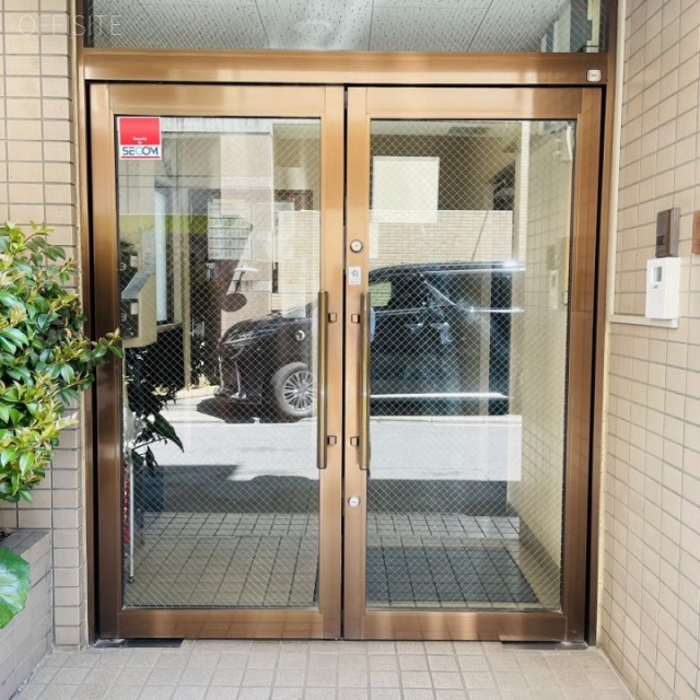 戸谷ビル　オフィスビル出入口