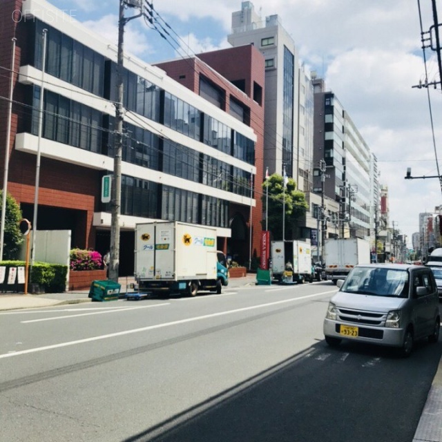 全菓連ビル 前面は骨薫通り