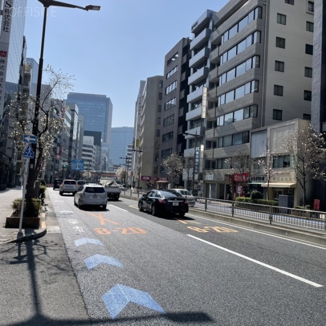 川庄ビル ビル前面道路