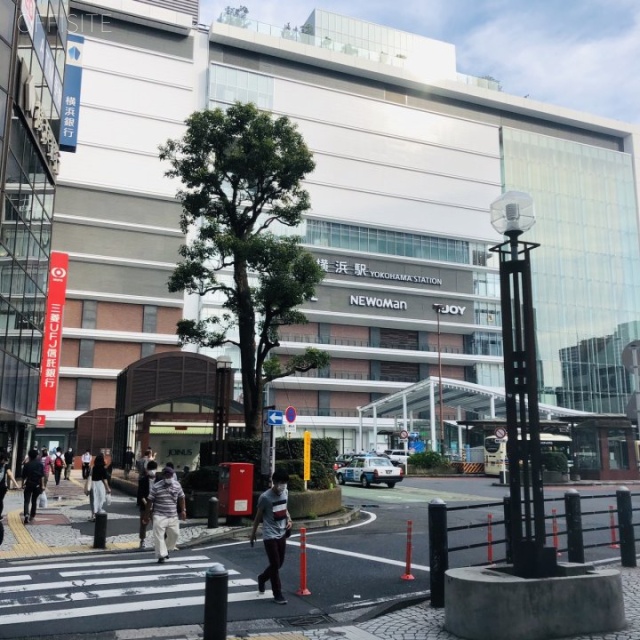 相鉄北幸第1(エキニア横浜)ビル ビル前面道路