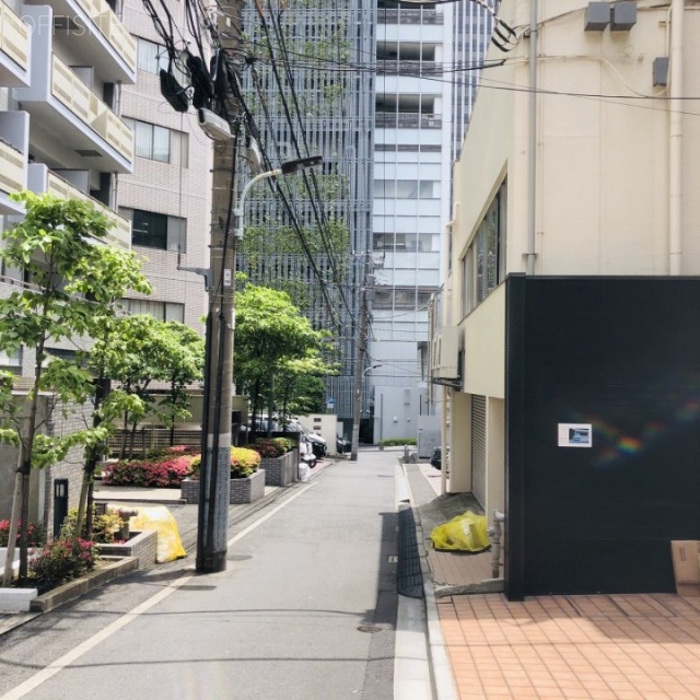 福吉町アネックスビル ビル前面道路