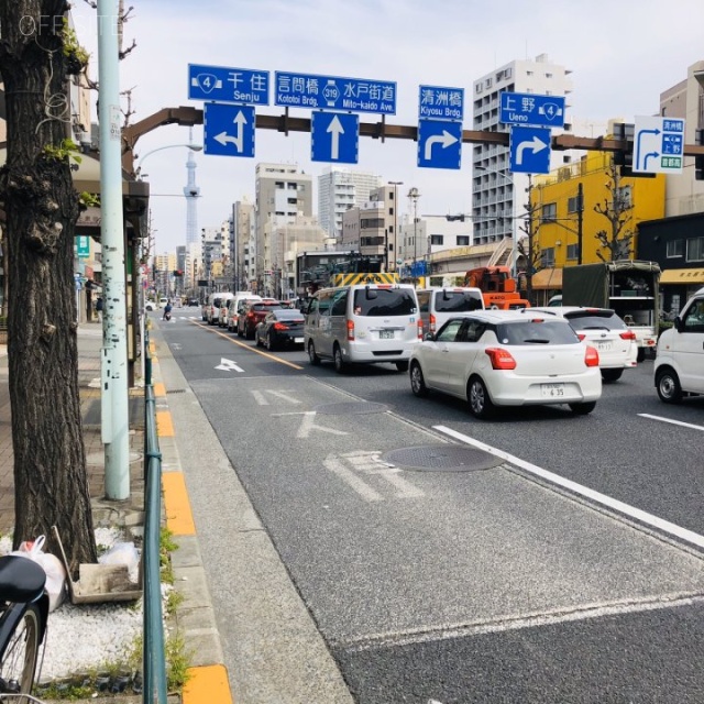 小池ビル ビル前面道路