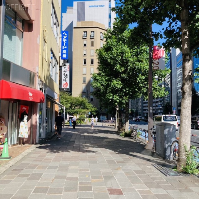 PMO麹町 ビル前面道路