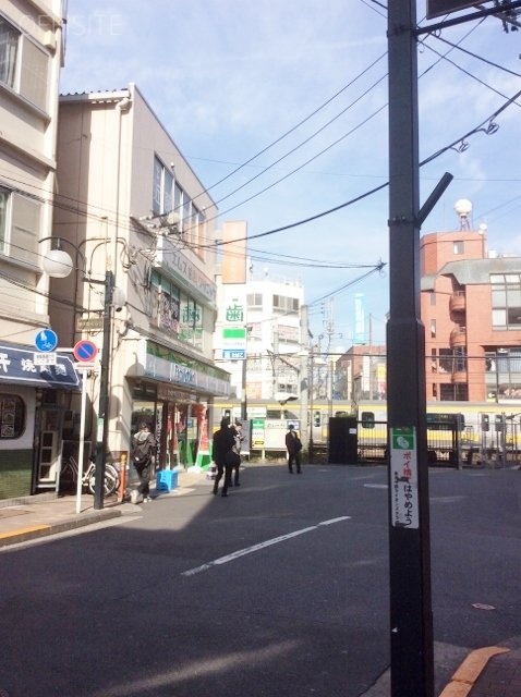 日進ビル ビル周辺道路