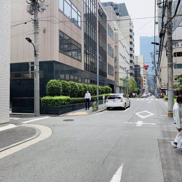 ル・グラシエルBLDG.11 ビル前面道路
