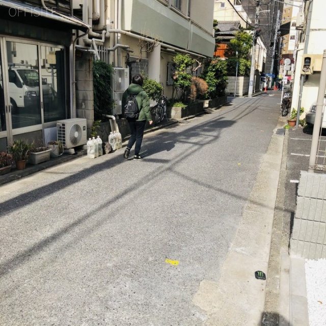 神田ニチエイビル ビル前面道路