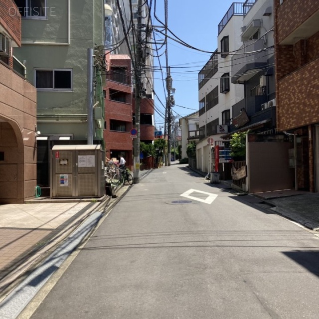 ティアラ恵比寿 ビル前面道路