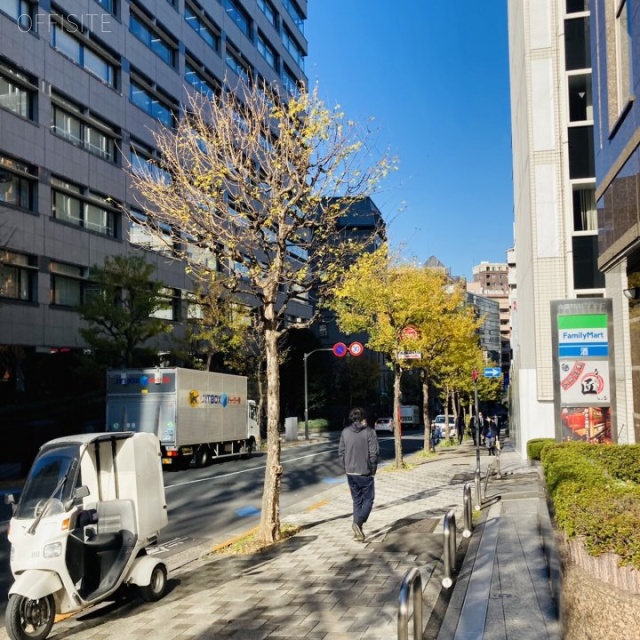 全国町村議員会館ビル ビル前面道路