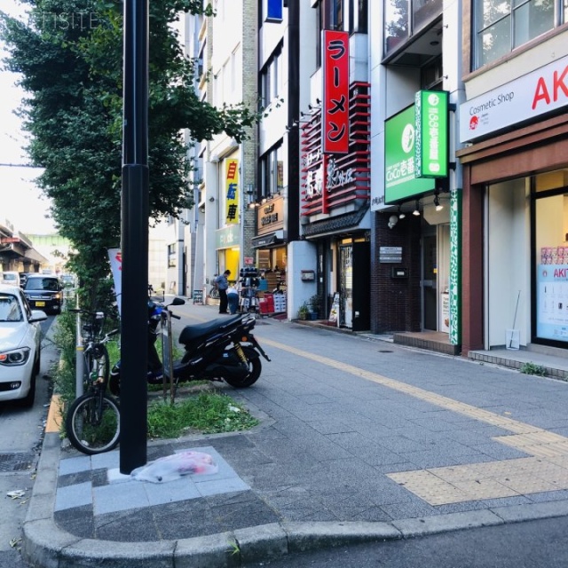 ダイキビル ビル前面道路