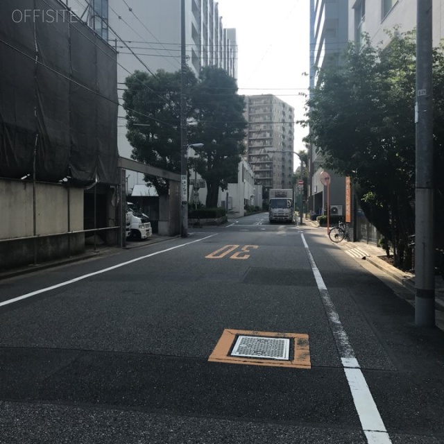 I-Fort Ueno ビル前面道路