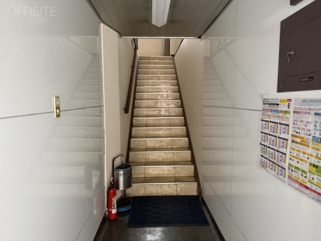 三部(ミベ)ビル　エントランス