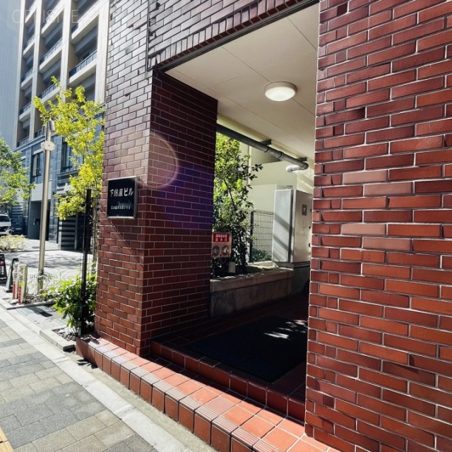 下総屋ビル オフィスビル出入口