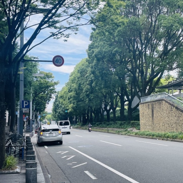 久屋ワイエスビル 前面道路