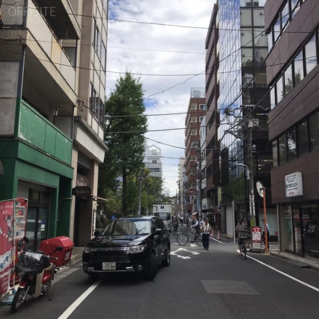 岩瀬ビル ビル前面道路