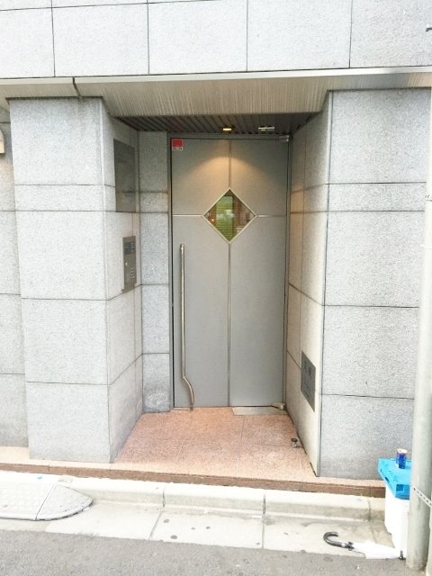イルヴィアーレ神田小川町　エントランス