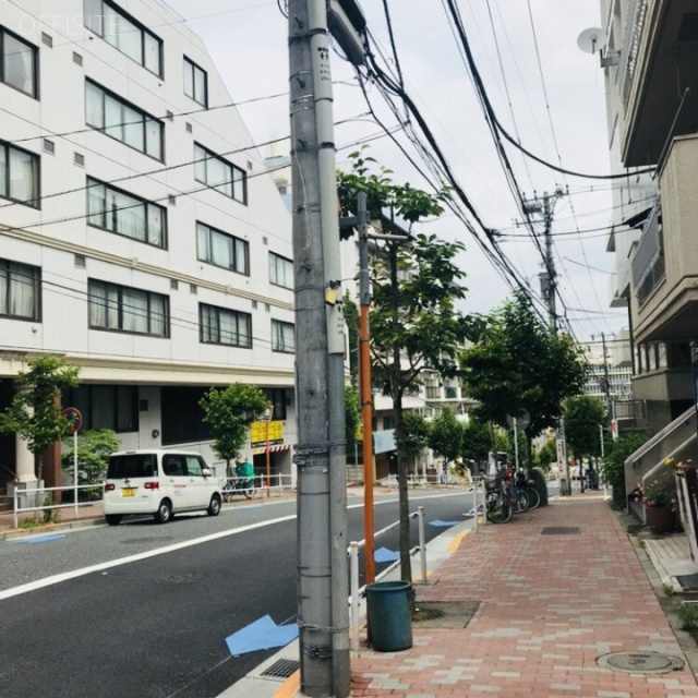 Fビル ビル前面道路