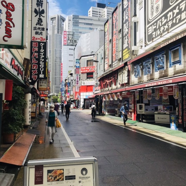 桑原ビル ビル前面道路