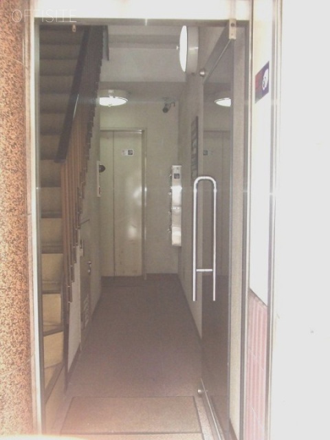 岩坂ビル エントランス