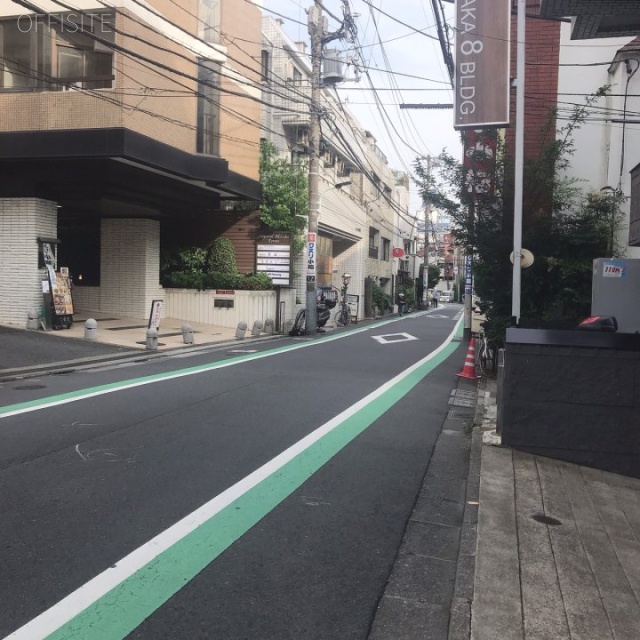 マノワール藤ビル ビル前面道路
