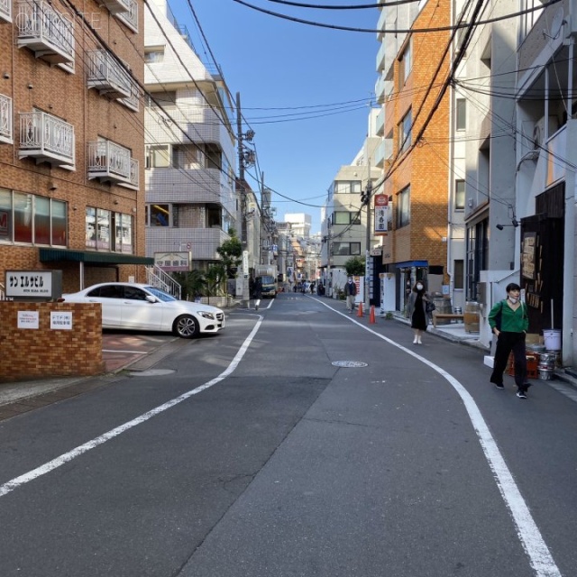 眞砂ビル ビル前面道路