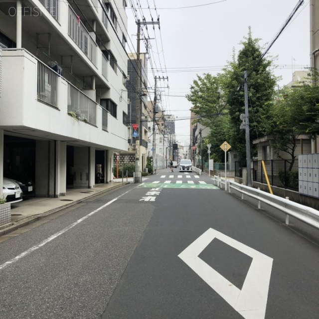 井苅ビル ビル前面道路