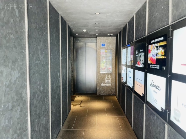 HULIC&NEW GINZA7ビル　エントランス