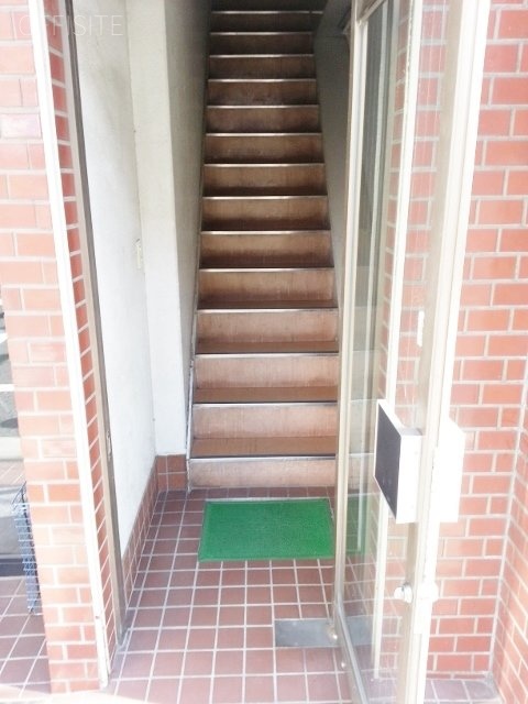 オークプラザビル 階段