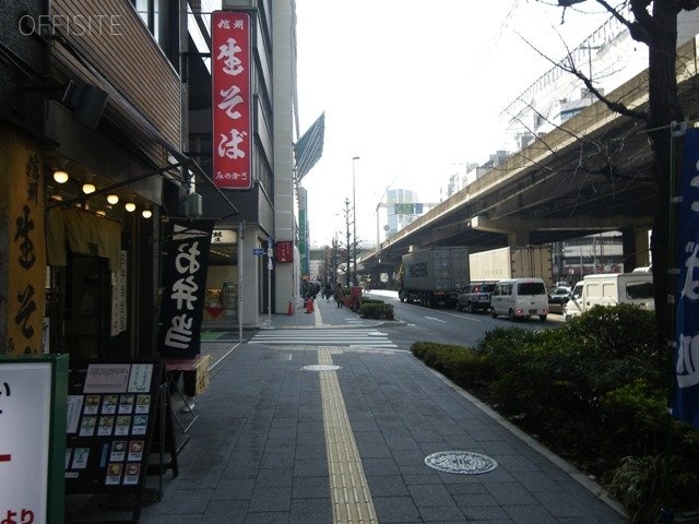 タイワビル　ビル前面道路