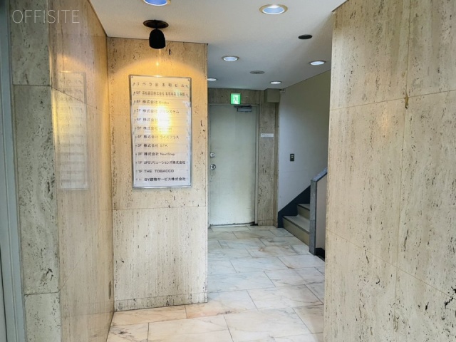 リベラ岩本町 エントランス