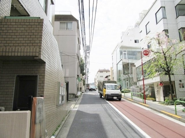 安東ビル ビル前面道路