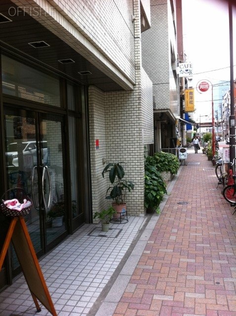 スカイノブレ御徒町 ビル前面道路