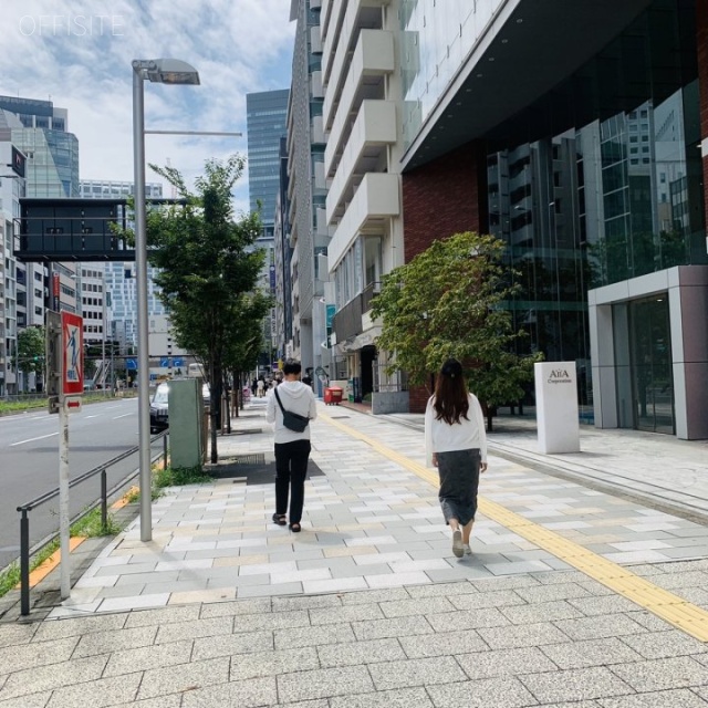 第35荒井ビル(三河屋青山ビル) ビル前面道路