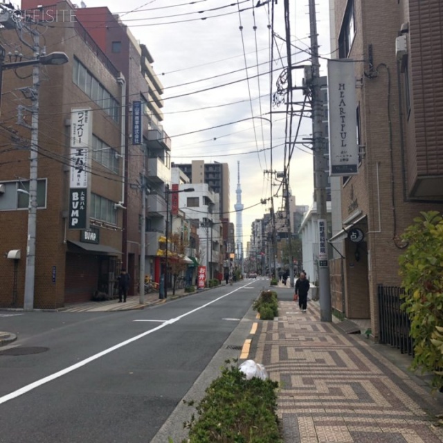 フロンティア北上野ビル ビル前面道路