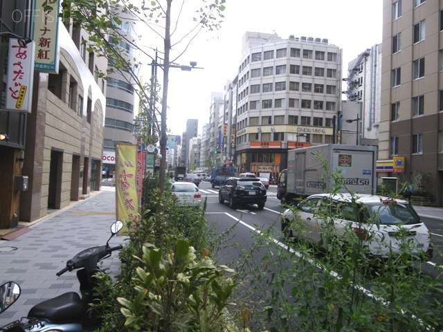 岡永ビル ビル前面道路