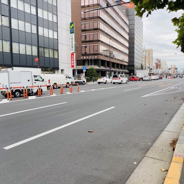 丸吉ビル ビル前面道路