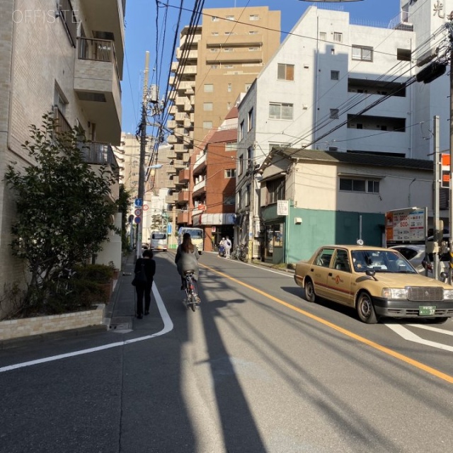 Mパラッツォ ビル前面道路