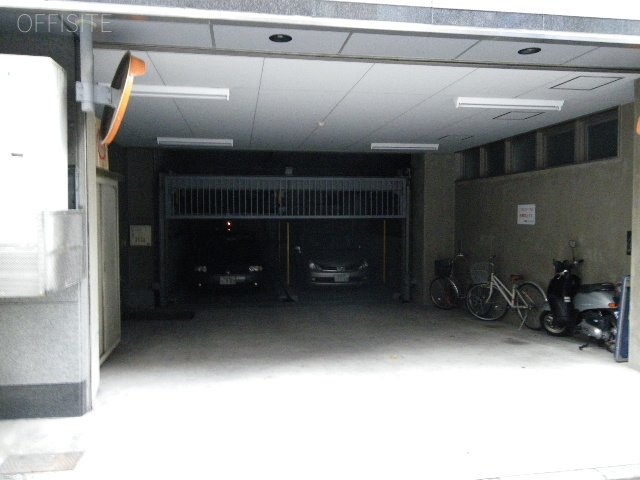 塙(ハナワ)ビル 駐車場