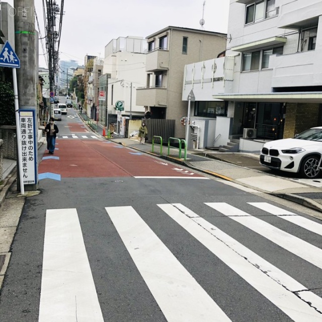 ディアテックビル ビル前面道路